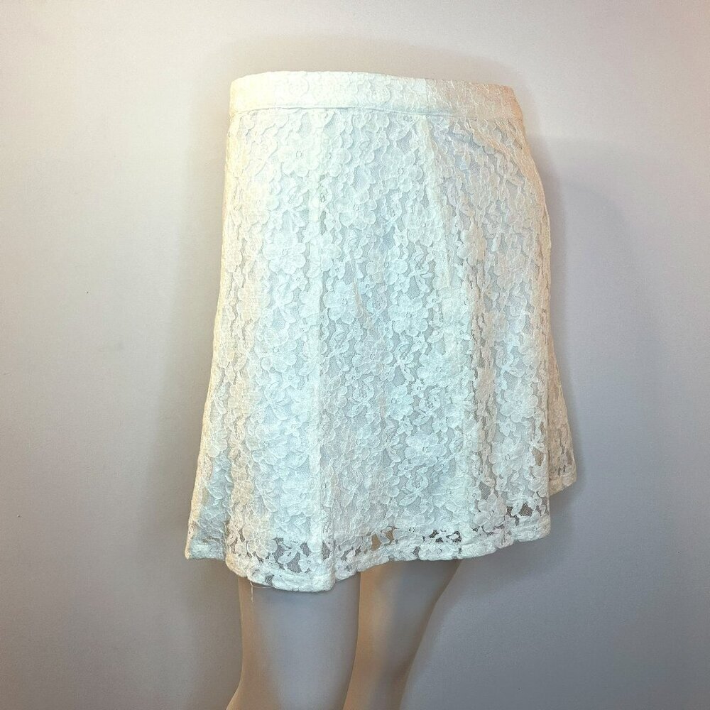 ABERCROMBIE & FITCH Women's White Lace A-Line Mini Skirt - Size 2 - NWT
